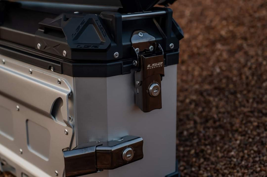 Side case Silver 38L + Pipe Case Silver 32L